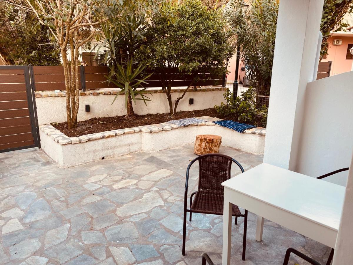 Louvros Luxury Suites Dassia  Exterior foto